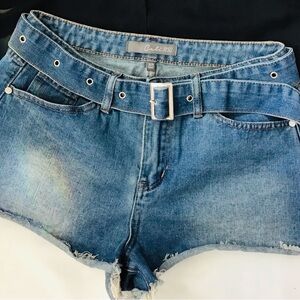 Cuddl D Denim Blue Belted Jean Shorts w free top